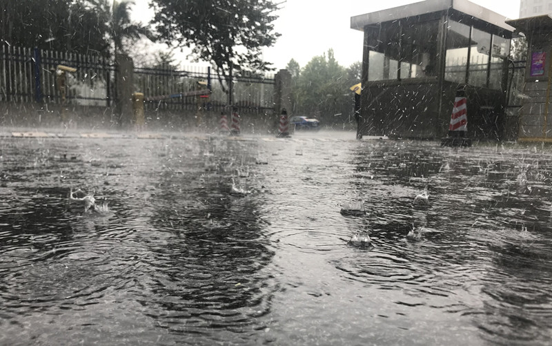 大雨！雷雨！暴雨！未来三天雨水排队上，并伴有大风、冰雹等强对流