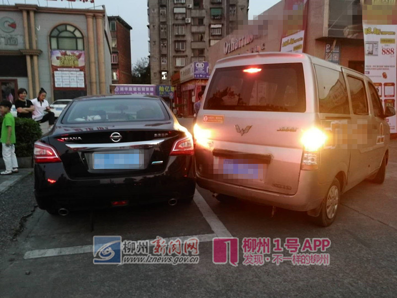 一面包车撞上小轿车，驾驶人竟是未成年！事发柳州家居市场