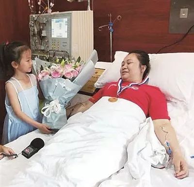 柳州哺乳期妈妈“狠心”断奶，只为救别人的5岁孩子，真相很暖心