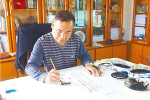 快来看 我市著名漫画家曾广健又出新作《柳州味道》！