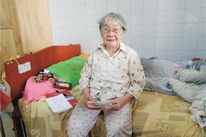 义卖微雕获善款7000余元