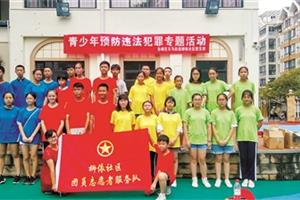 “我们是第一名！耶！”