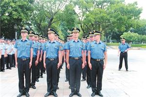 城管新装亮相街头
