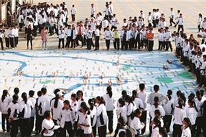 学生制作出19座大桥模型