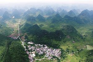 柳江区一个偏远山区有了水泥路