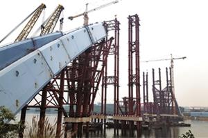 官塘大桥主桥 钢拱肋拼装完成